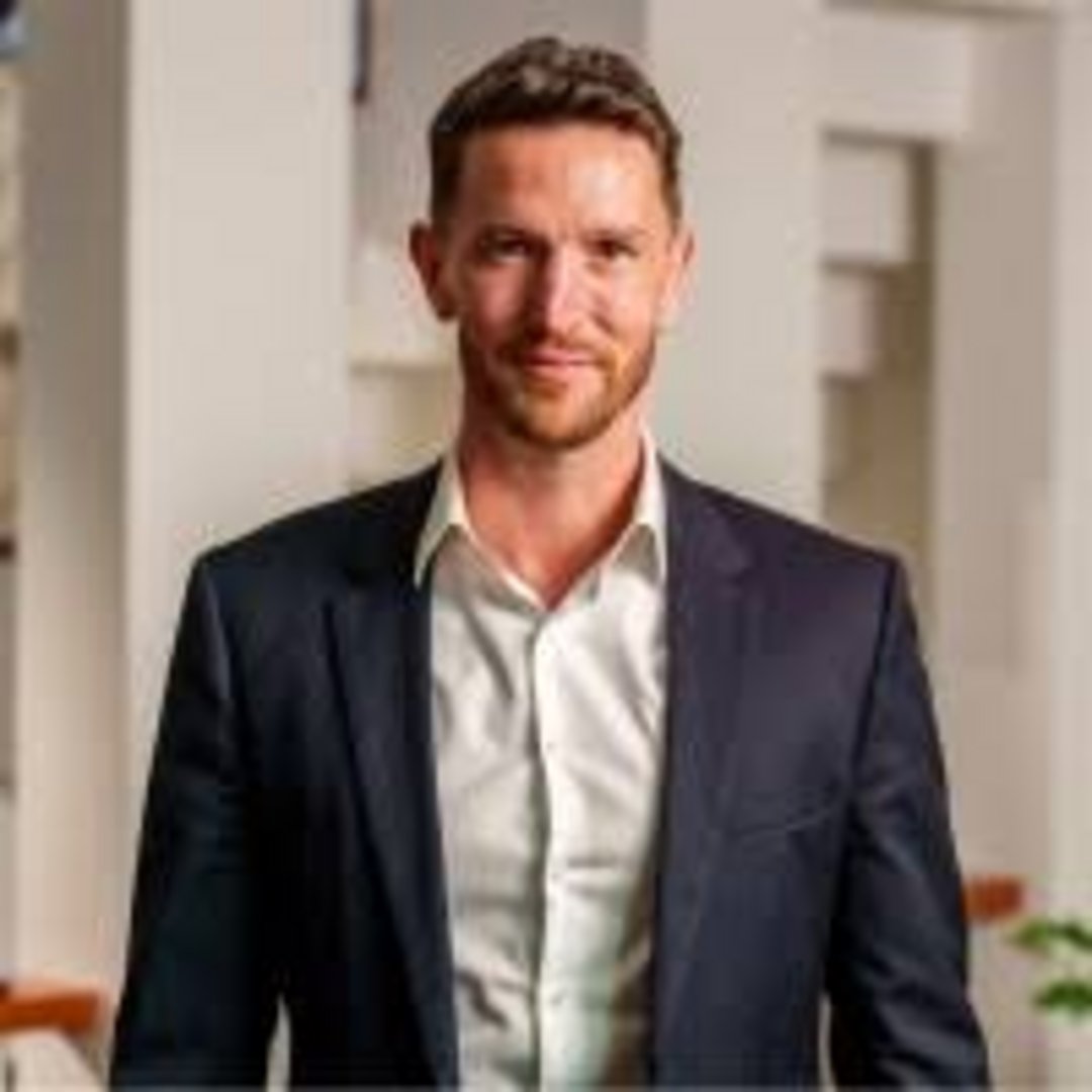 Leon Farrant - Merging the best ...
