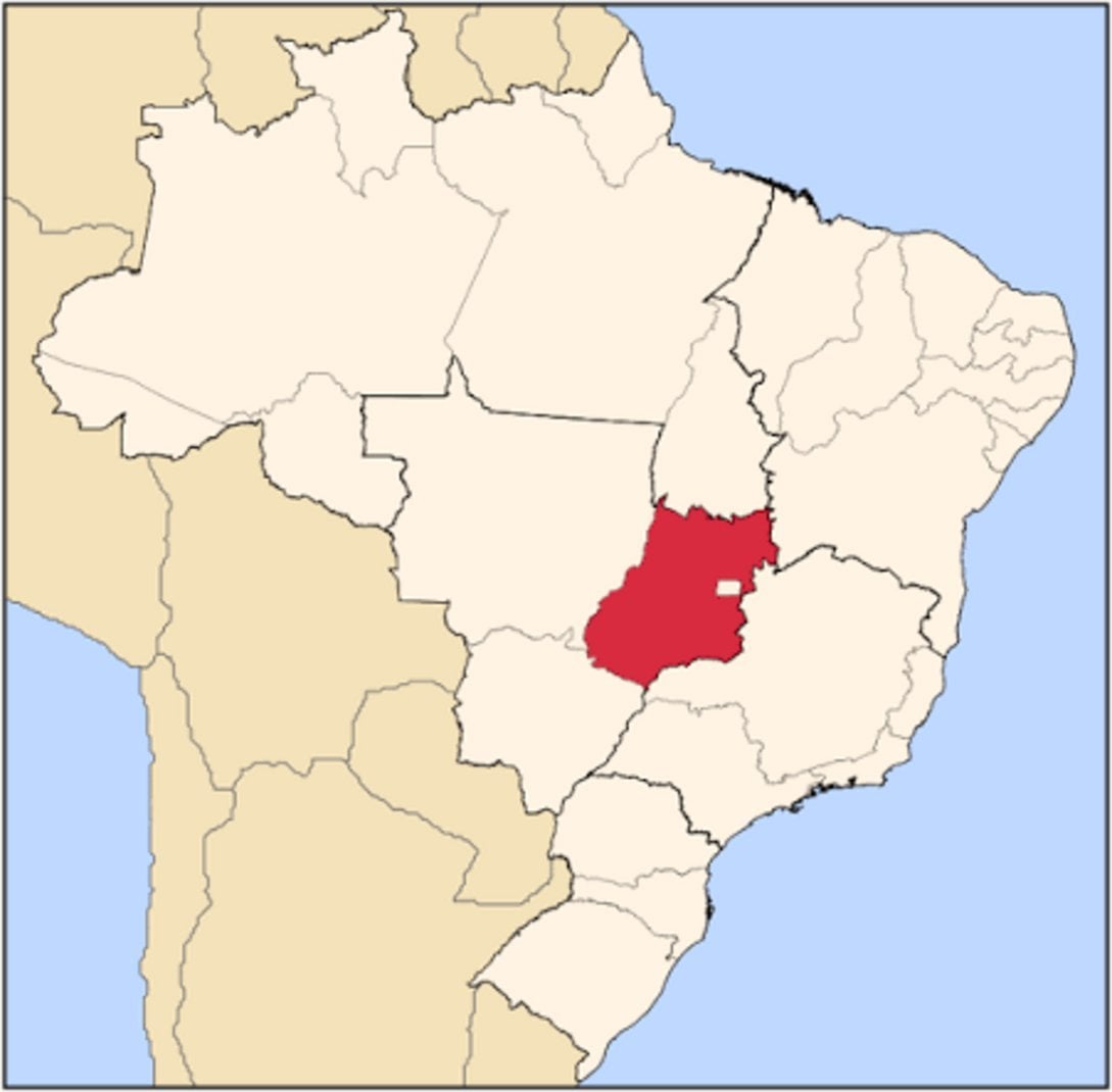 Map of Brazil with the state of Goiás highlighted in red, located in the Central-West region, bordered by Tocantins, Bahia, M